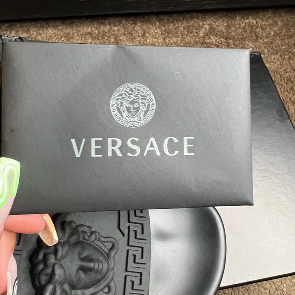 VERSACE PALAZZO POOL SLIDES - Picture 7 of 9